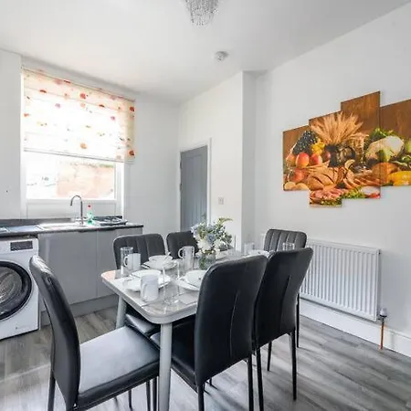 16pt1 - Spectacular In Armley Leeds (West Yorkshire)