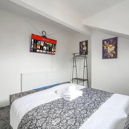 Homestay 16pt1 - Spectacular In Armley